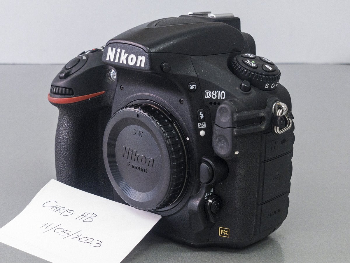 Nikon D810 36.3 megapixel camera body – only 4,589 shutter count!