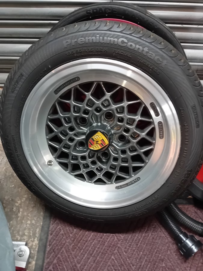 4 x Fondmetal BBS style 7J x 15 Porsche 130 x 15 PCD WAlloy Wheels. Blasted refurbished and diamond cut. Porsche coloured centre caps